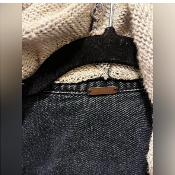 Free People distressed denim jean jacket with knit sleeves medium fit - Picture 3 of 7
